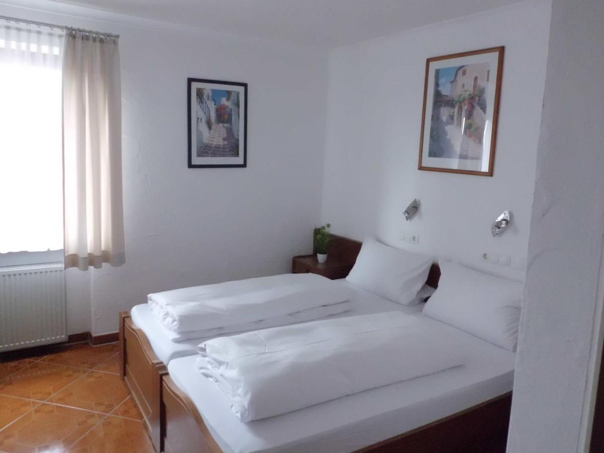 Hotel Restaurant Zur Pfanne Urbar  ภายนอก รูปภาพ