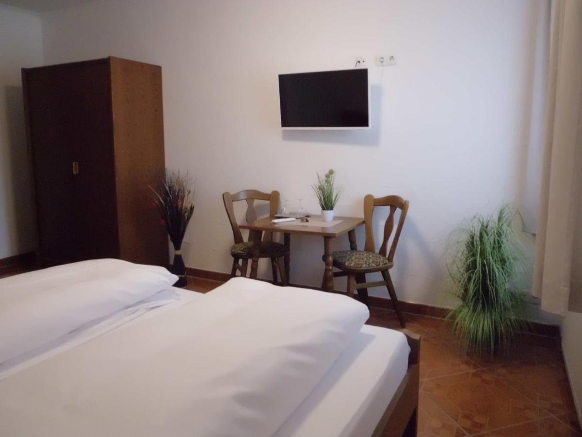 Hotel Restaurant Zur Pfanne Urbar  ภายนอก รูปภาพ