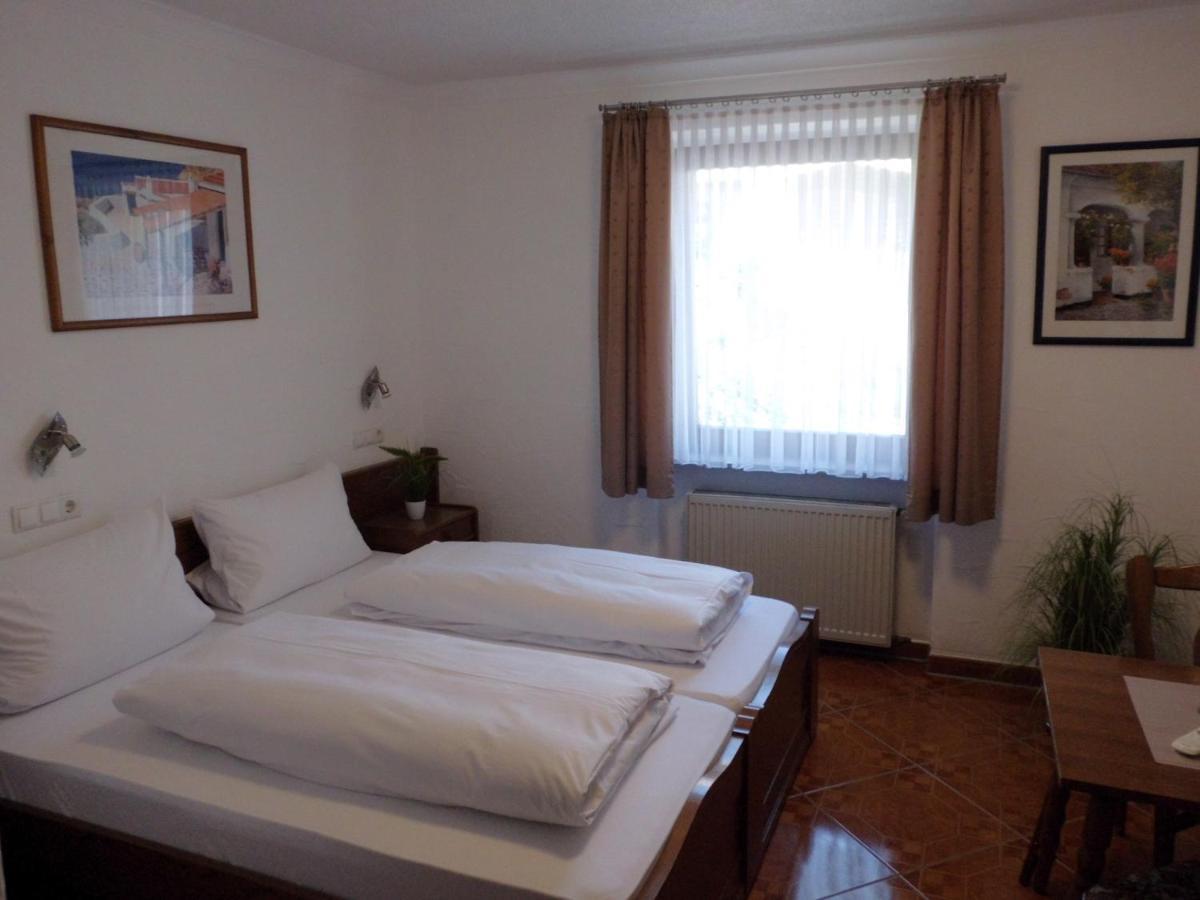 Hotel Restaurant Zur Pfanne Urbar  ภายนอก รูปภาพ